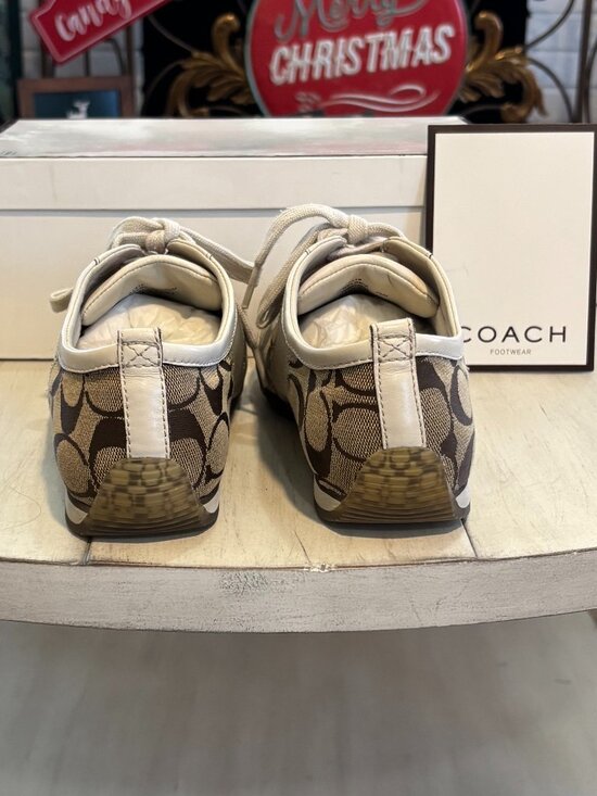 Coach Women's Melodie Signature C Low-top sneakers size 7.5. Like New!! - Picture 5 of 5